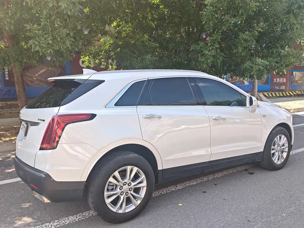 Cadillac XT5 2021 — фото 9