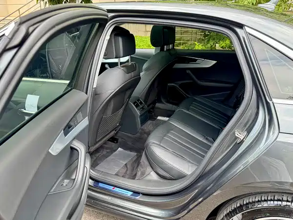 Audi A4L 2021