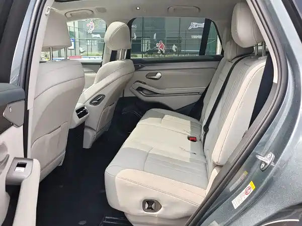 BYD Tang L 2025