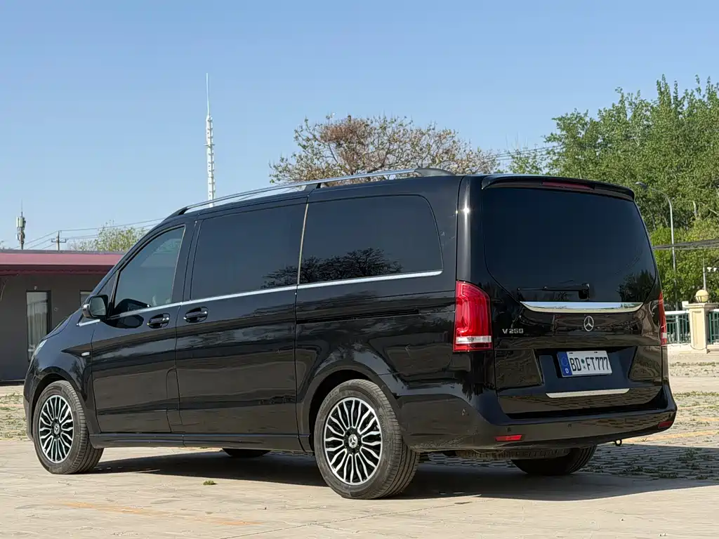 Mercedes-Benz V-Class 2018 — фото 4