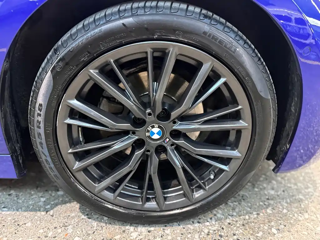 BMW 3 Series 2019 — фото 19