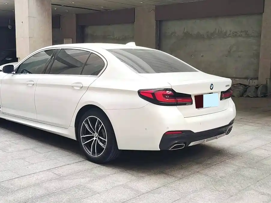 BMW 5 Series 2020 — фото 8