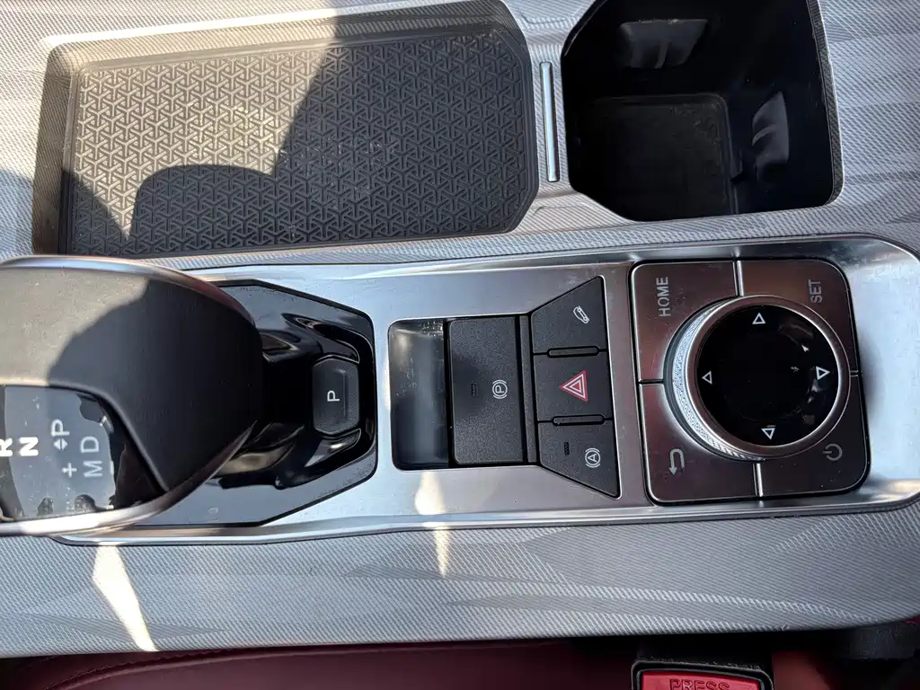 Jetour X70 PLUS 2023 — фото 16