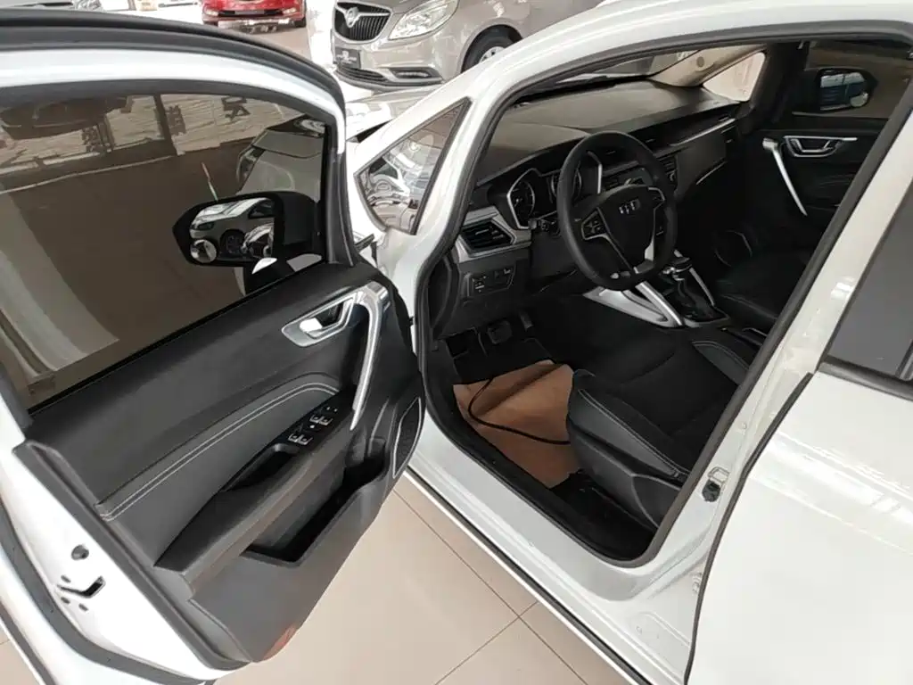 Geely Vision X3 2019 — фото 16