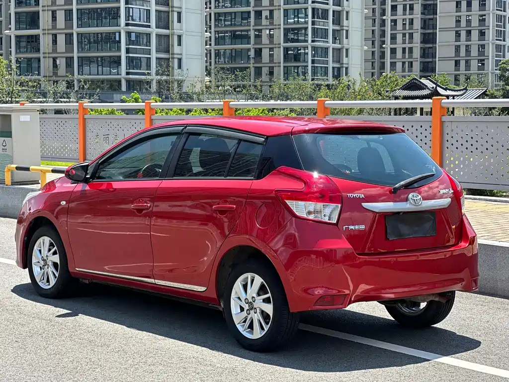 Toyota Yaris L 2015 — фото 13
