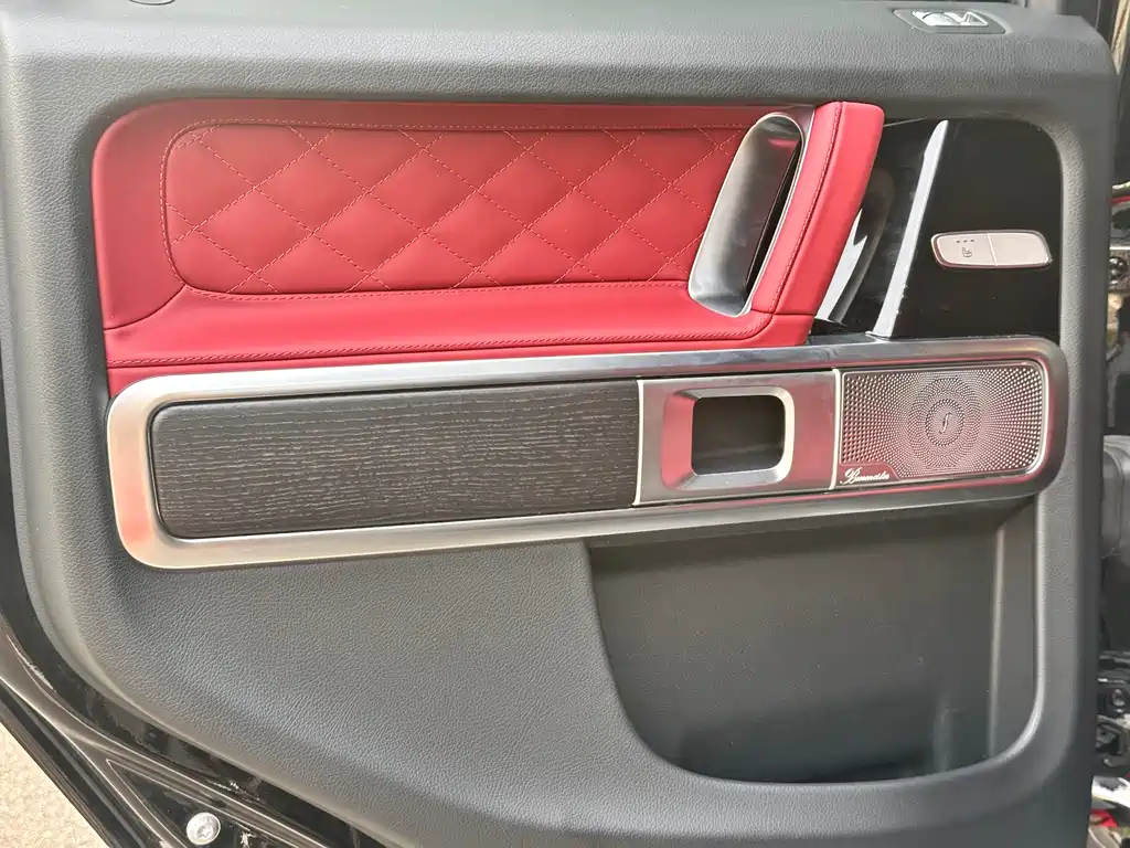 Mercedes-Benz G-Class 2023 — фото 13