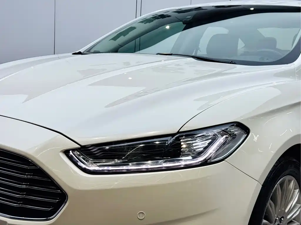 Ford Mondeo 2015 — фото 22