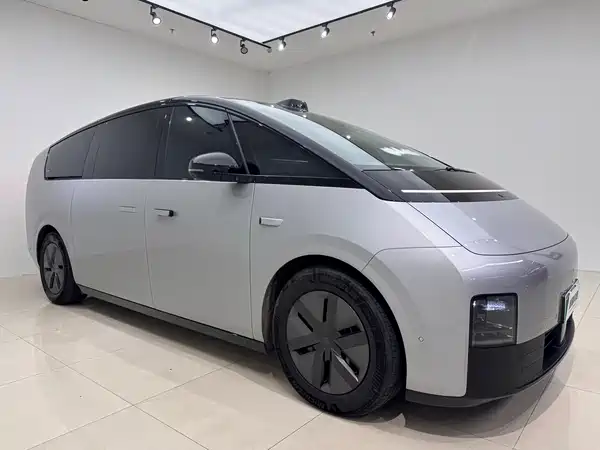 Li Auto MEGA 2024