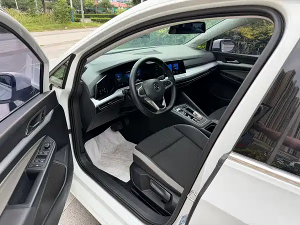 Volkswagen Golf 2021