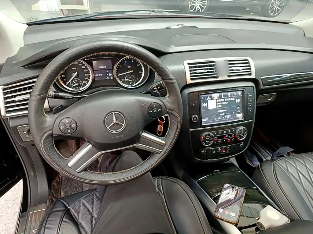 Mercedes-Benz R-Class 2018 — фото 10