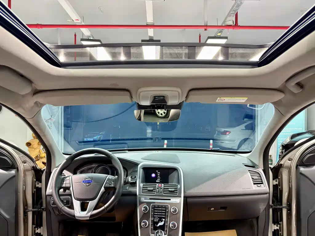 Volvo XC60 2015 — фото 15