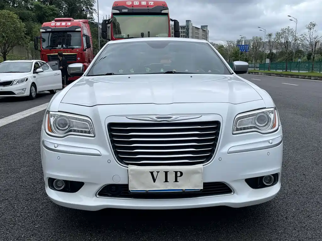 Chrysler 300C 2016 — фото 3