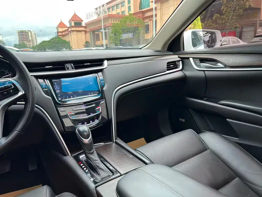 Cadillac XTS 2019 — фото 16