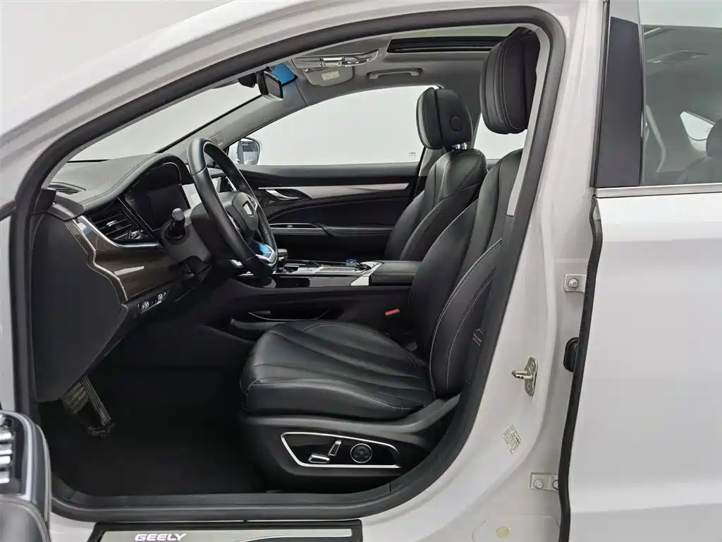 Geely Borui Hybrid 2018 — фото 10
