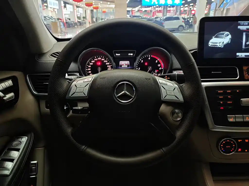 Mercedes-Benz GL-Class 2014 — фото 14