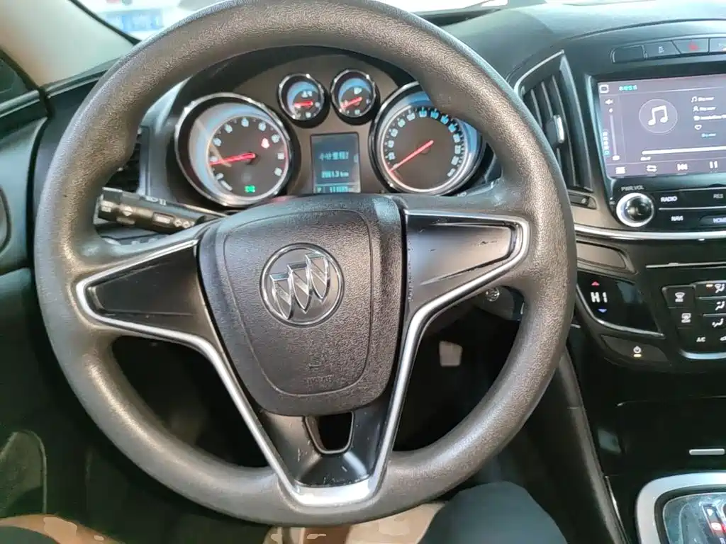 Buick Regal 2015 — фото 11
