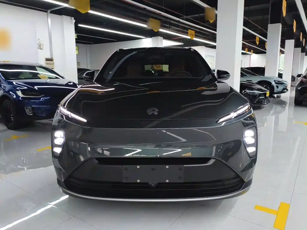 NIO ES8 2023