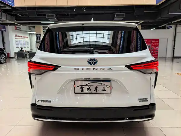 Toyota Sienna 2023