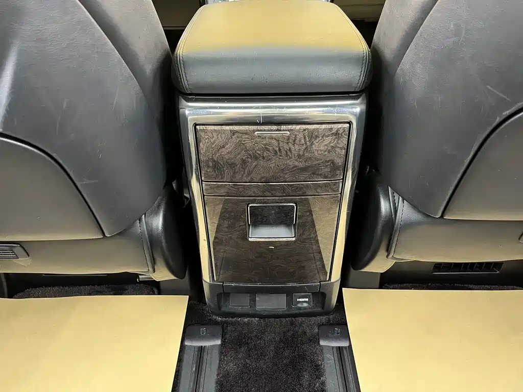 Toyota Alphard 2020 — фото 25