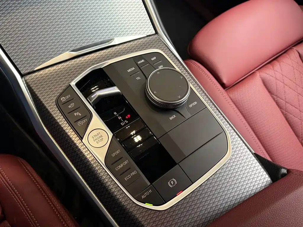 BMW 3 Series 2024 — фото 13