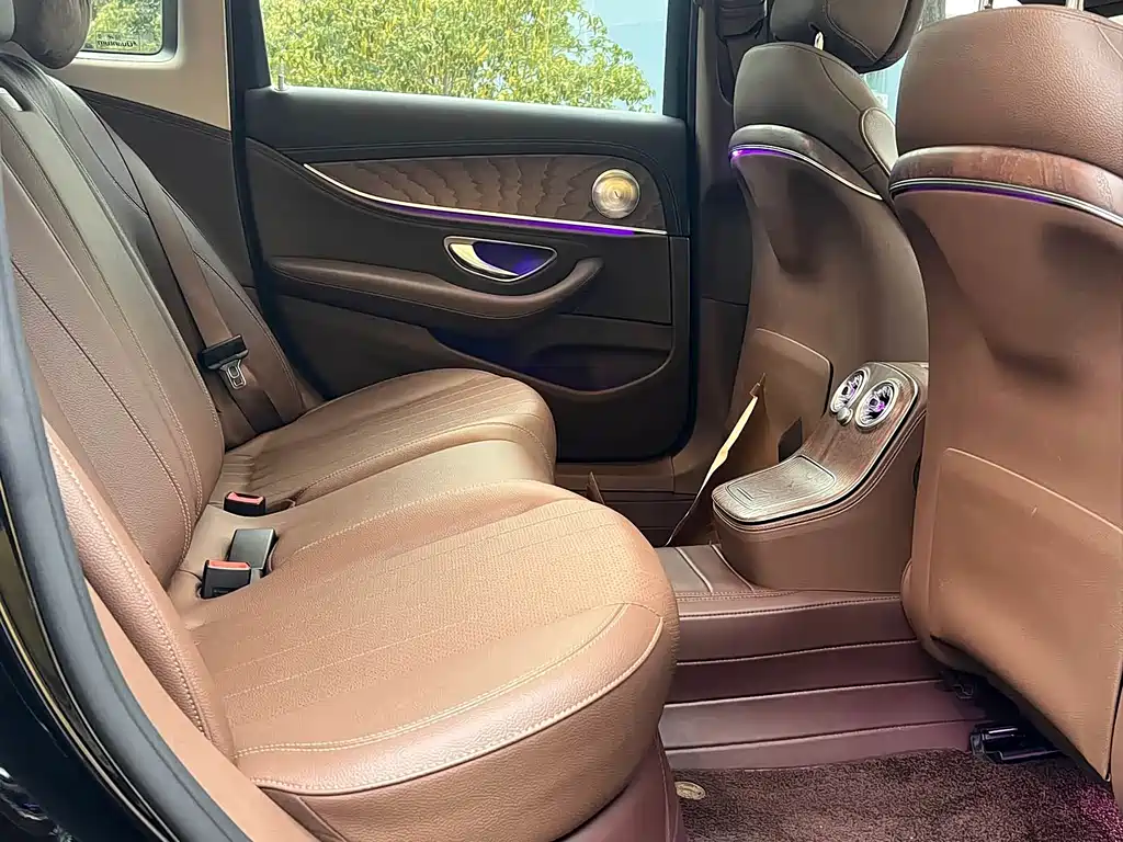 Mercedes-Benz E-Class 2022 — фото 27