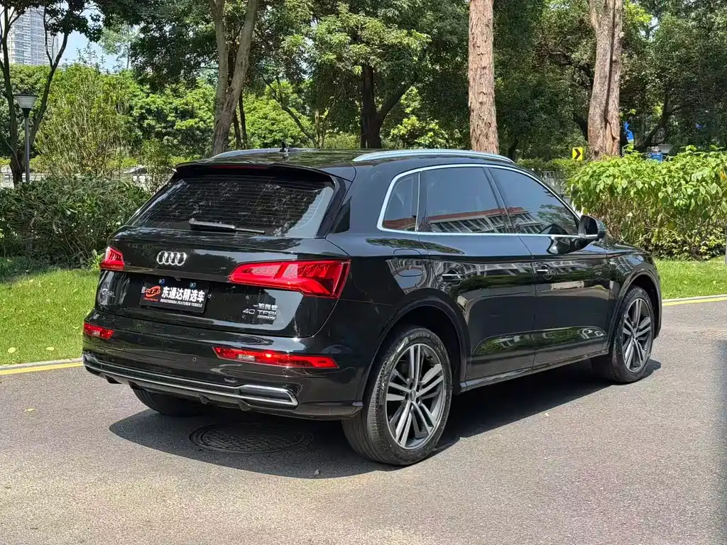 Audi Q5L 2021 — фото 17