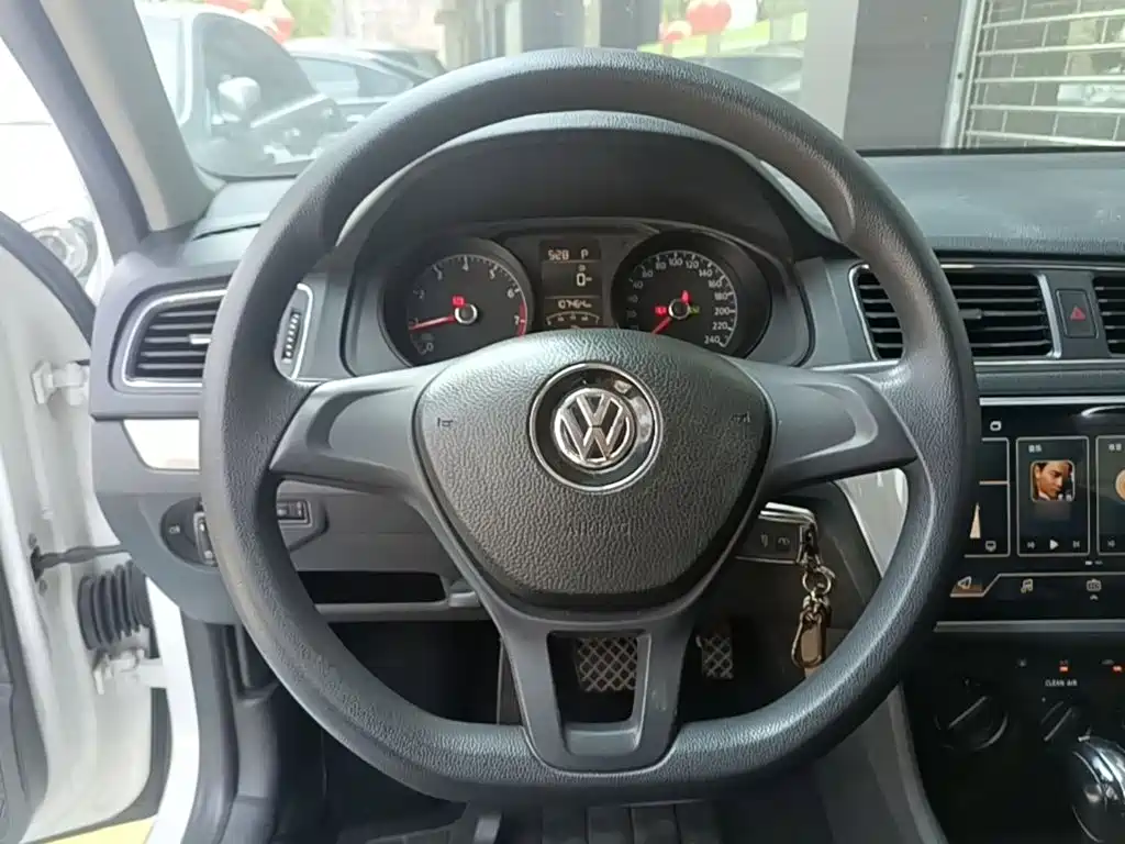 Volkswagen Lavida 2018 — фото 11