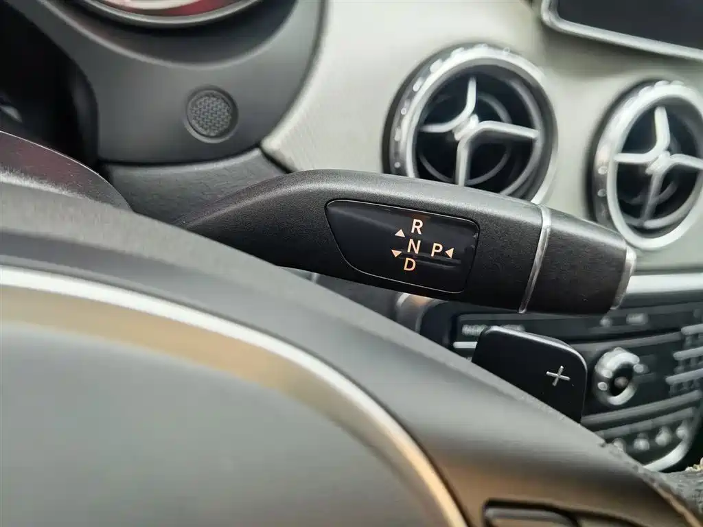 Mercedes-Benz GLA 2016 — фото 13