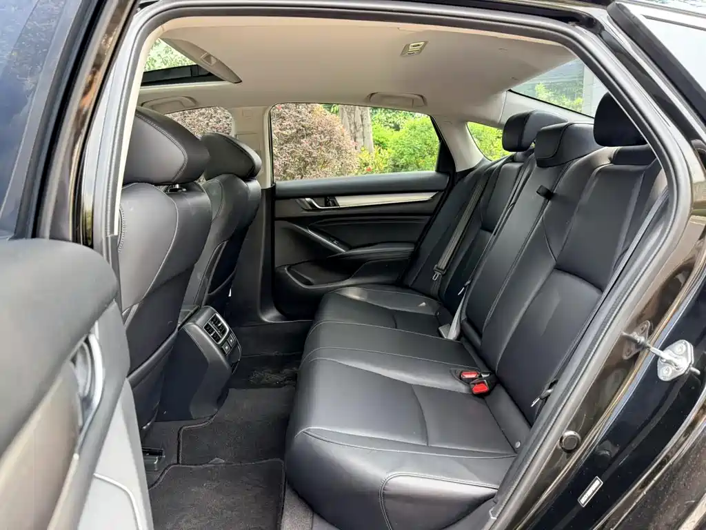 Honda Accord 2023 — фото 12