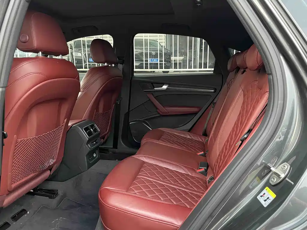 Audi Q5L Sportback 2022 — фото 14