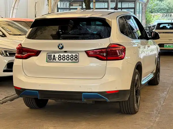 BMW iX3 2021