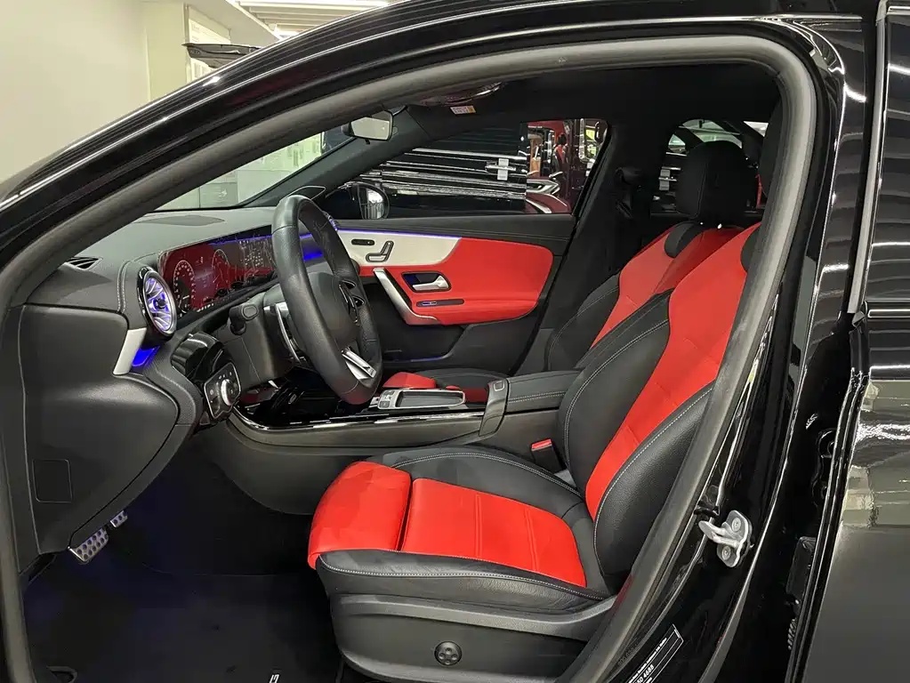 Mercedes-Benz A-Class AMG 2025 — фото 7