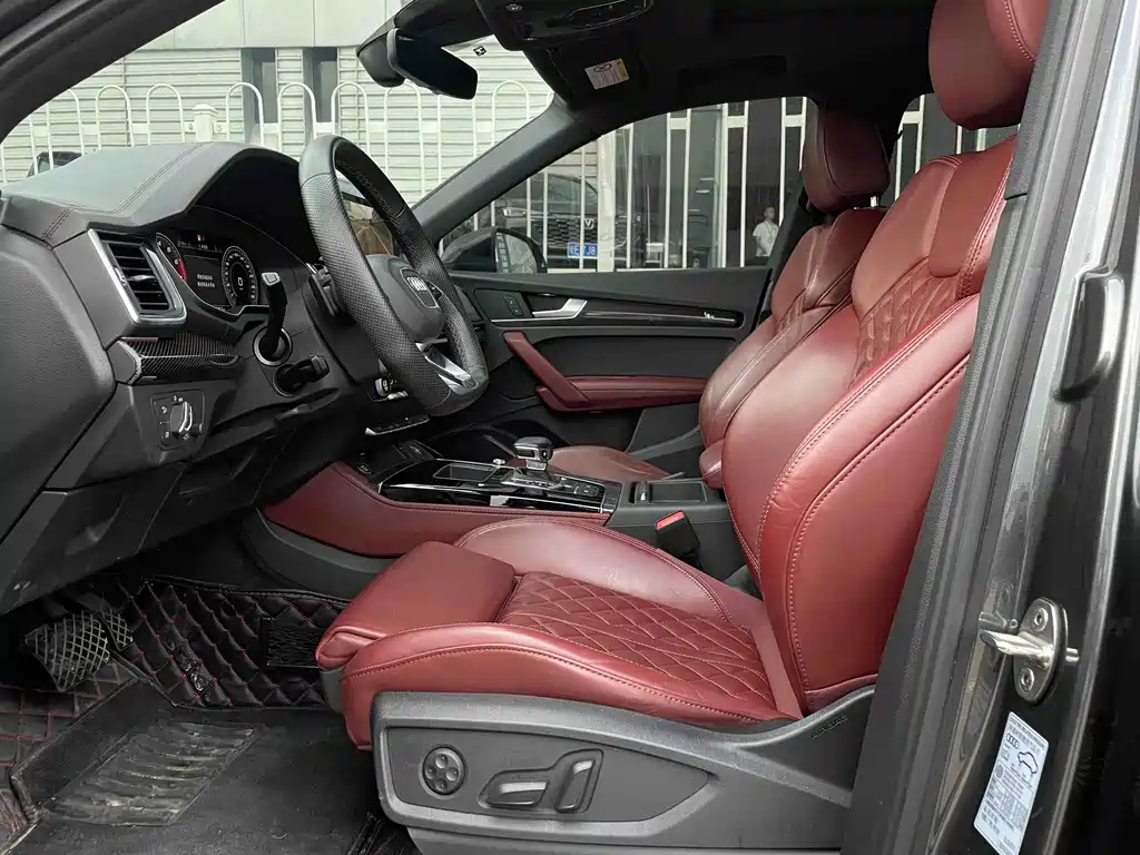 Audi Q5L Sportback 2022 — фото 8