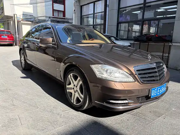 Mercedes-Benz S-Class 2010