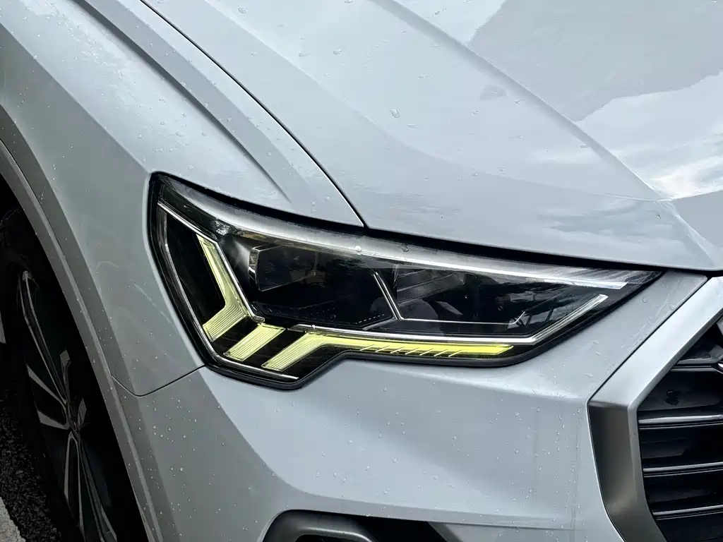 Audi Q3 2020 — фото 25