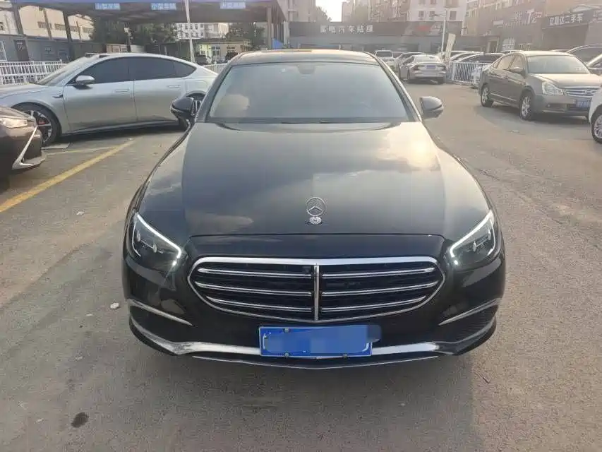 Mercedes-Benz E-Class 2022