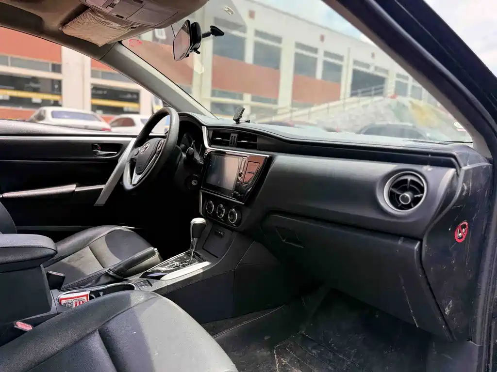 Toyota Corolla 2017 — фото 14