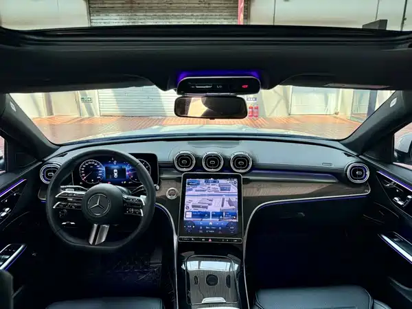 Mercedes-Benz C-Class 2024