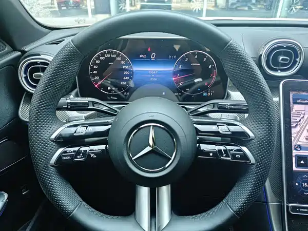 Mercedes-Benz C-Class 2024
