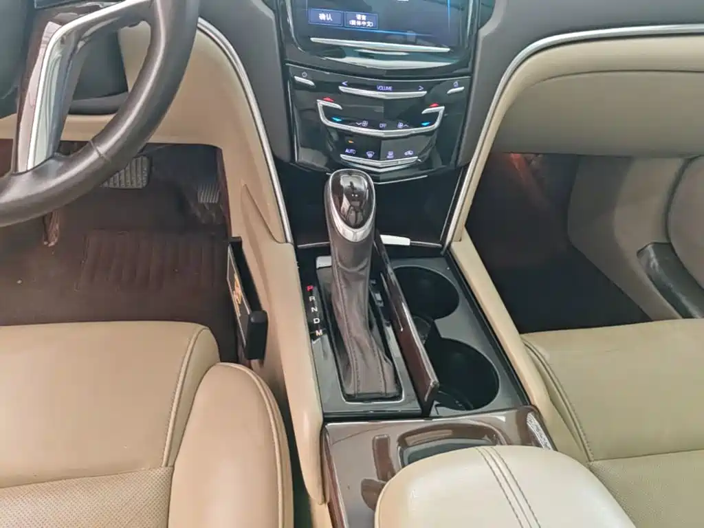 Cadillac XTS 2016 — фото 14