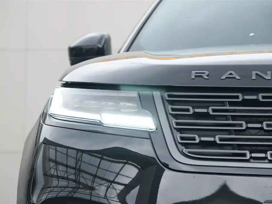 Land Rover Velar 2025 — фото 17