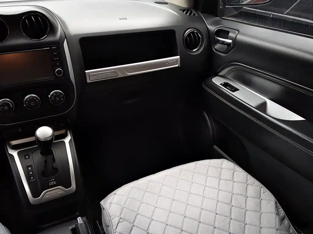 Jeep Compass 2013 — фото 9