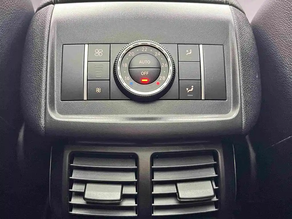 Mercedes-Benz R-Class 2017 — фото 17
