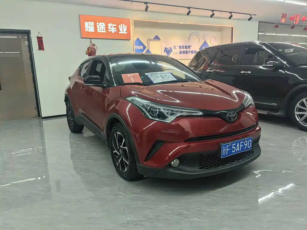 Toyota C-HR 2018 — фото 3