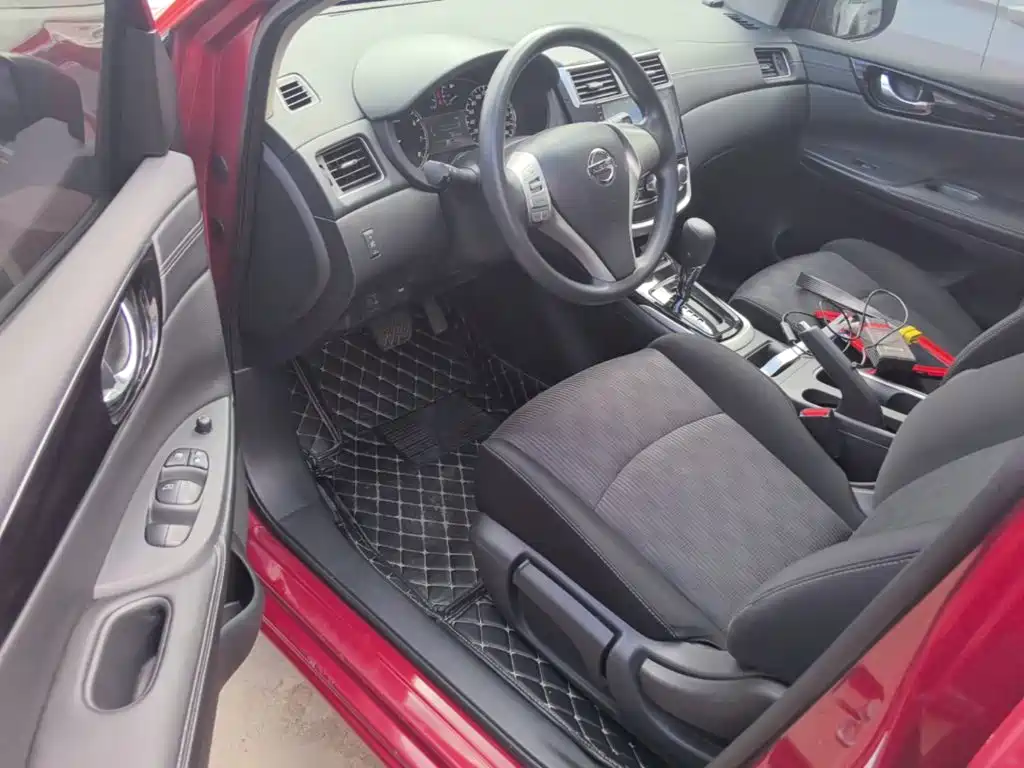 Nissan Tiida 2017 — фото 16