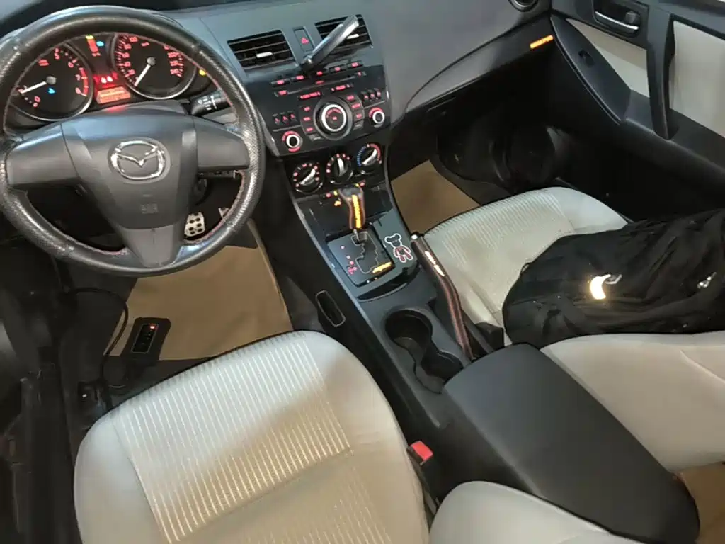 Mazda 3 Xingcheng 2015 — фото 14