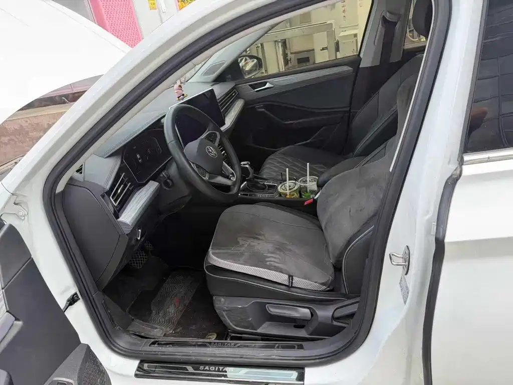 Volkswagen Sagitar 2022