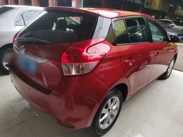 Toyota Yaris L 2015