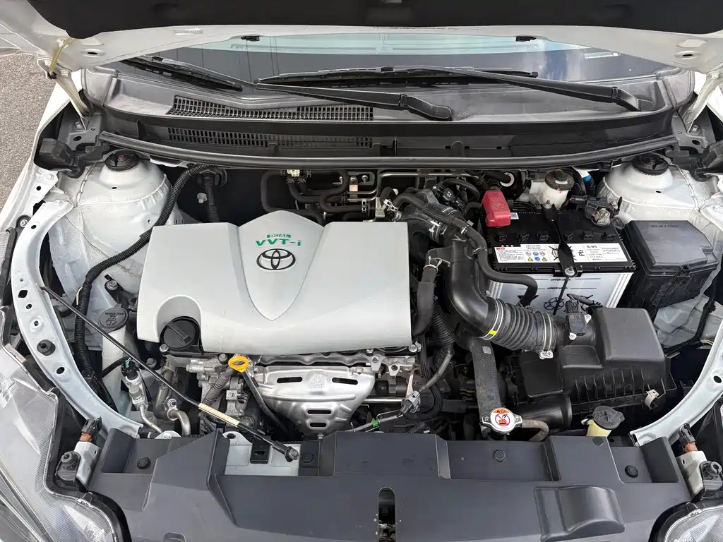 Toyota Yaris L 2018 — фото 10