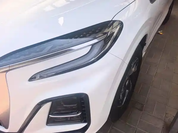 Hongqi HS3 2024